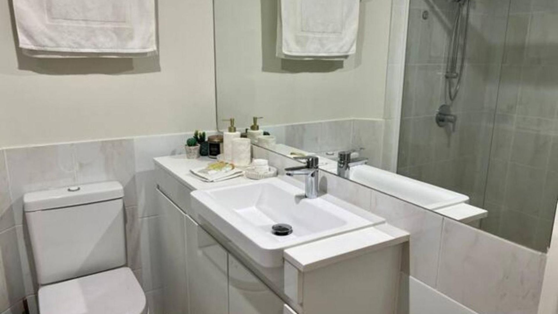 2-bed Unit With Large Backyard, Bbq & Parking Apartment Brisbane