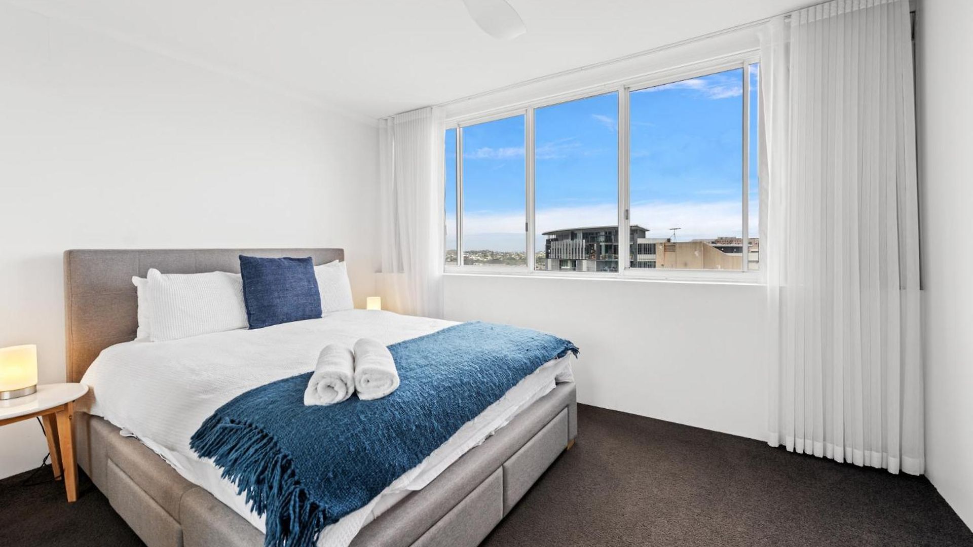 Lavish 3-bed With Wraparound Balcony And Pool Apartment Brisbane