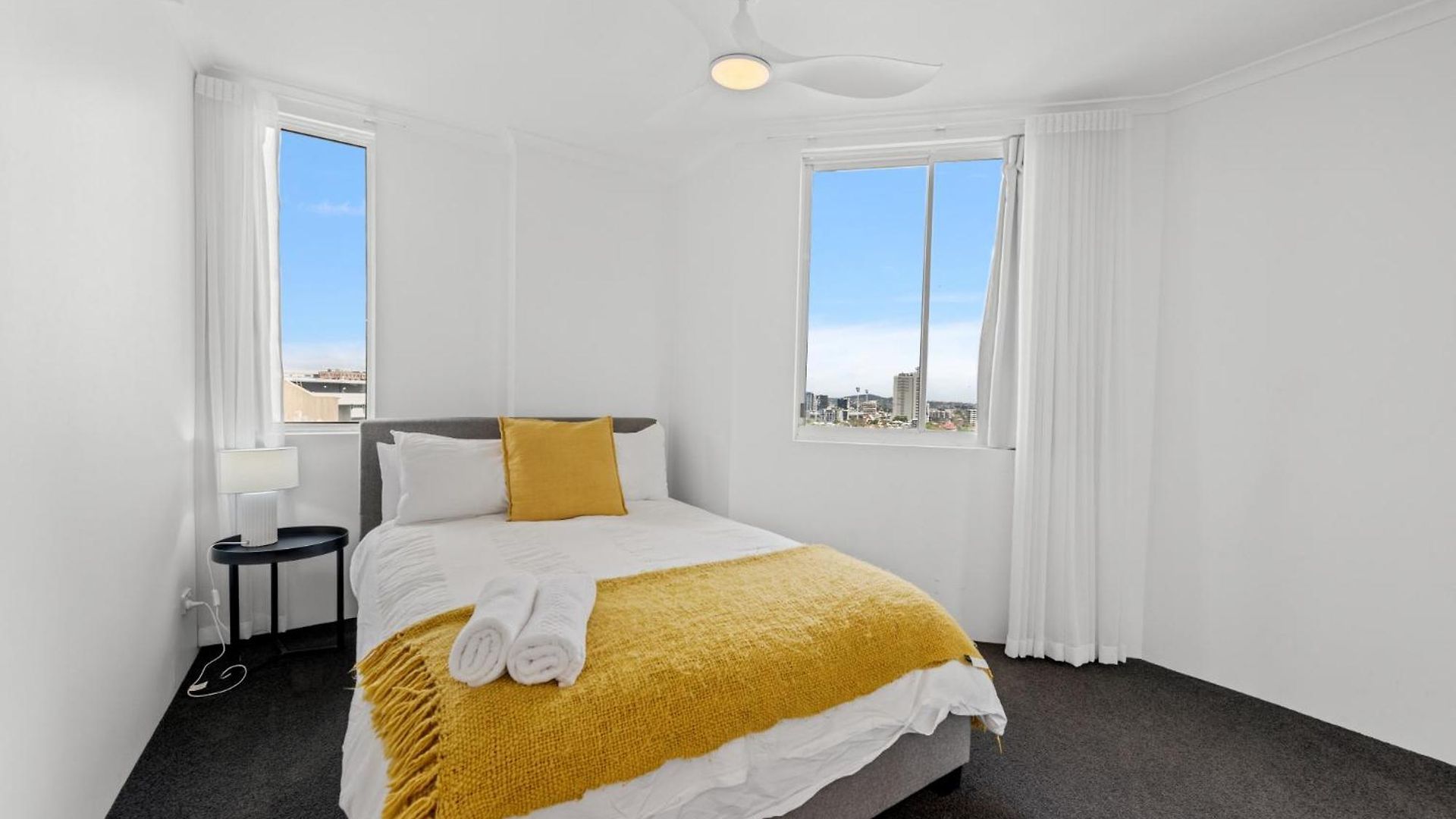 Lavish 3-bed With Wraparound Balcony And Pool Apartment