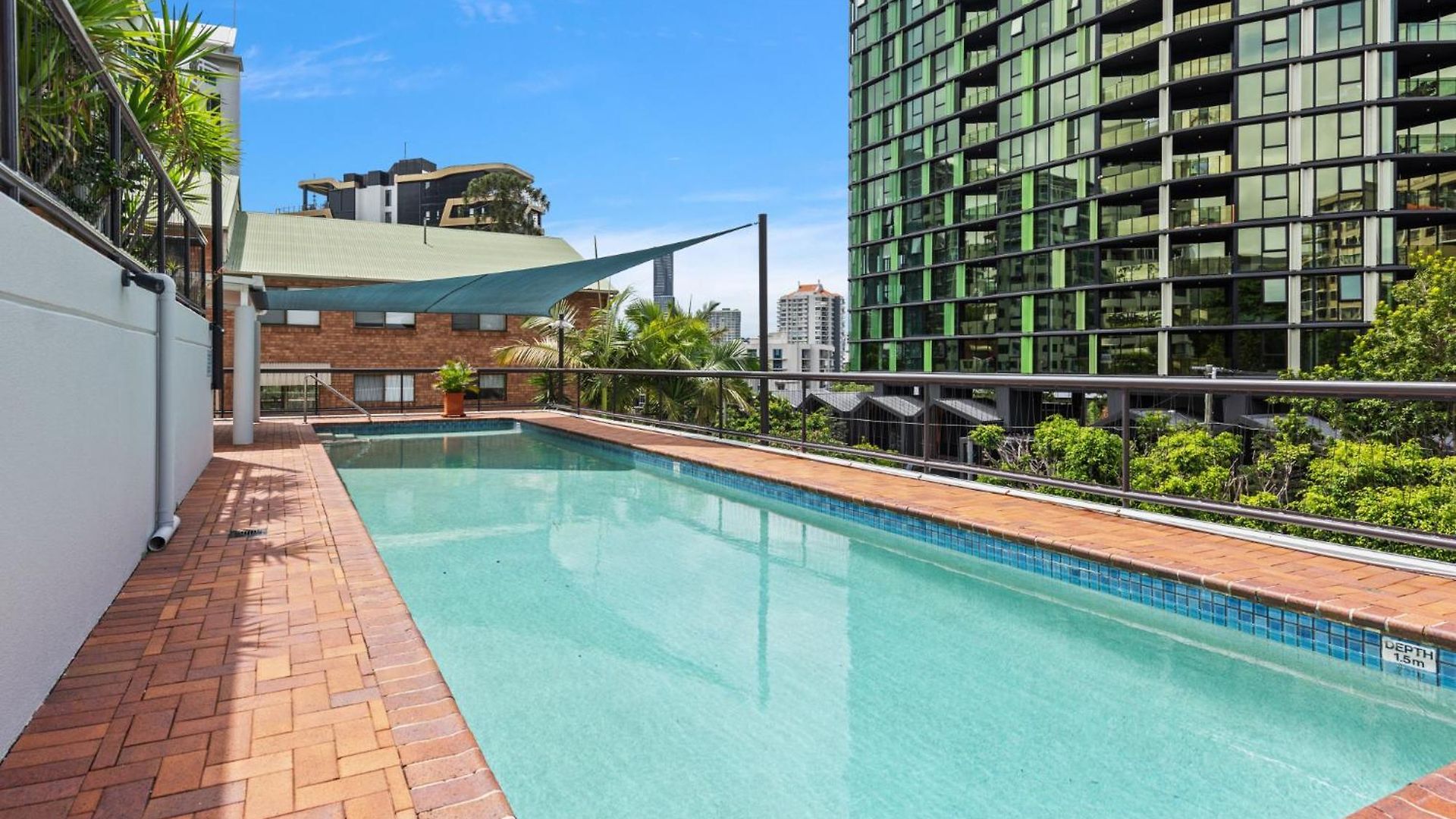 Lavish 3-bed With Wraparound Balcony And Pool
