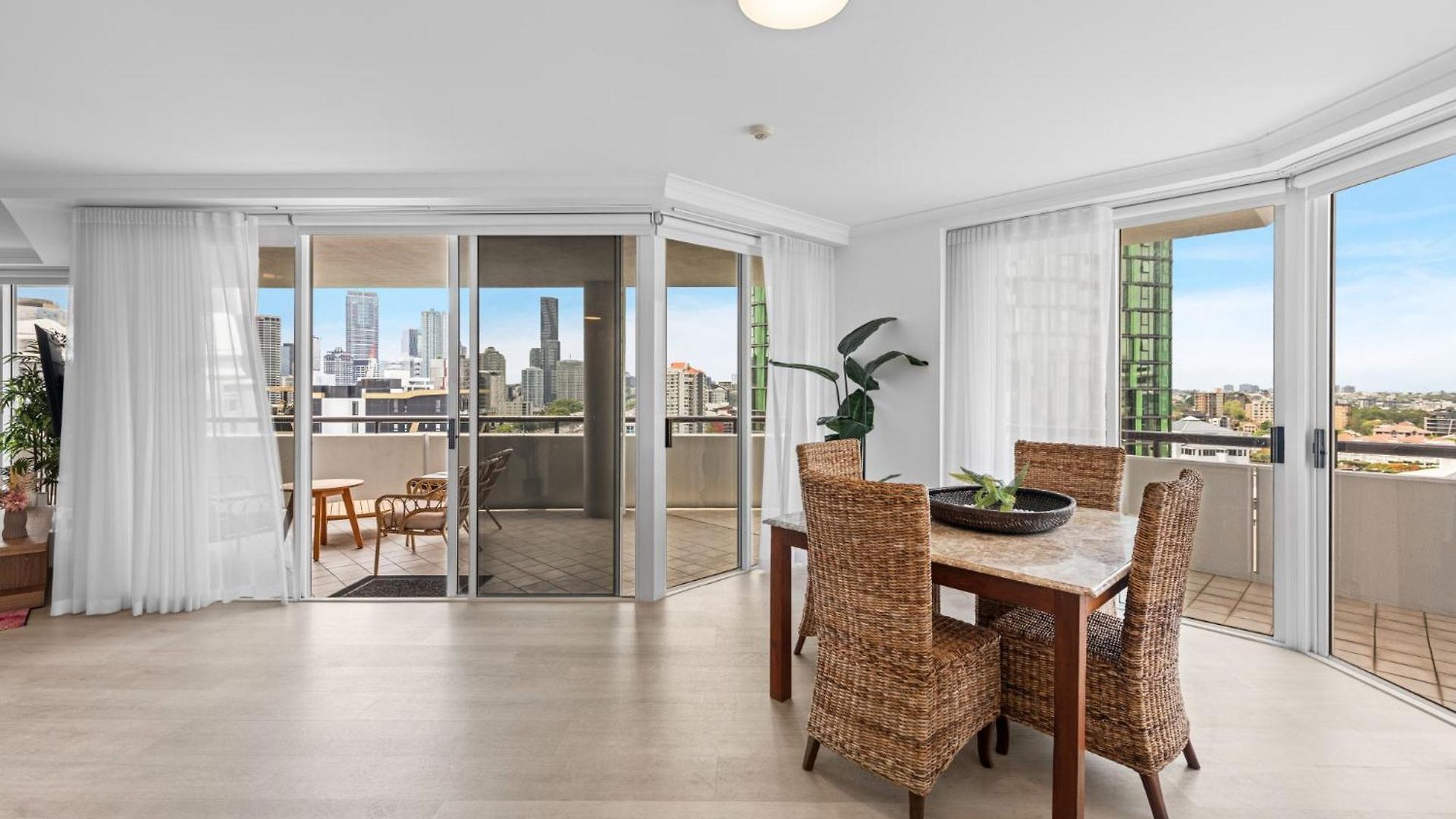 Lavish 3-bed With Wraparound Balcony And Pool Apartment