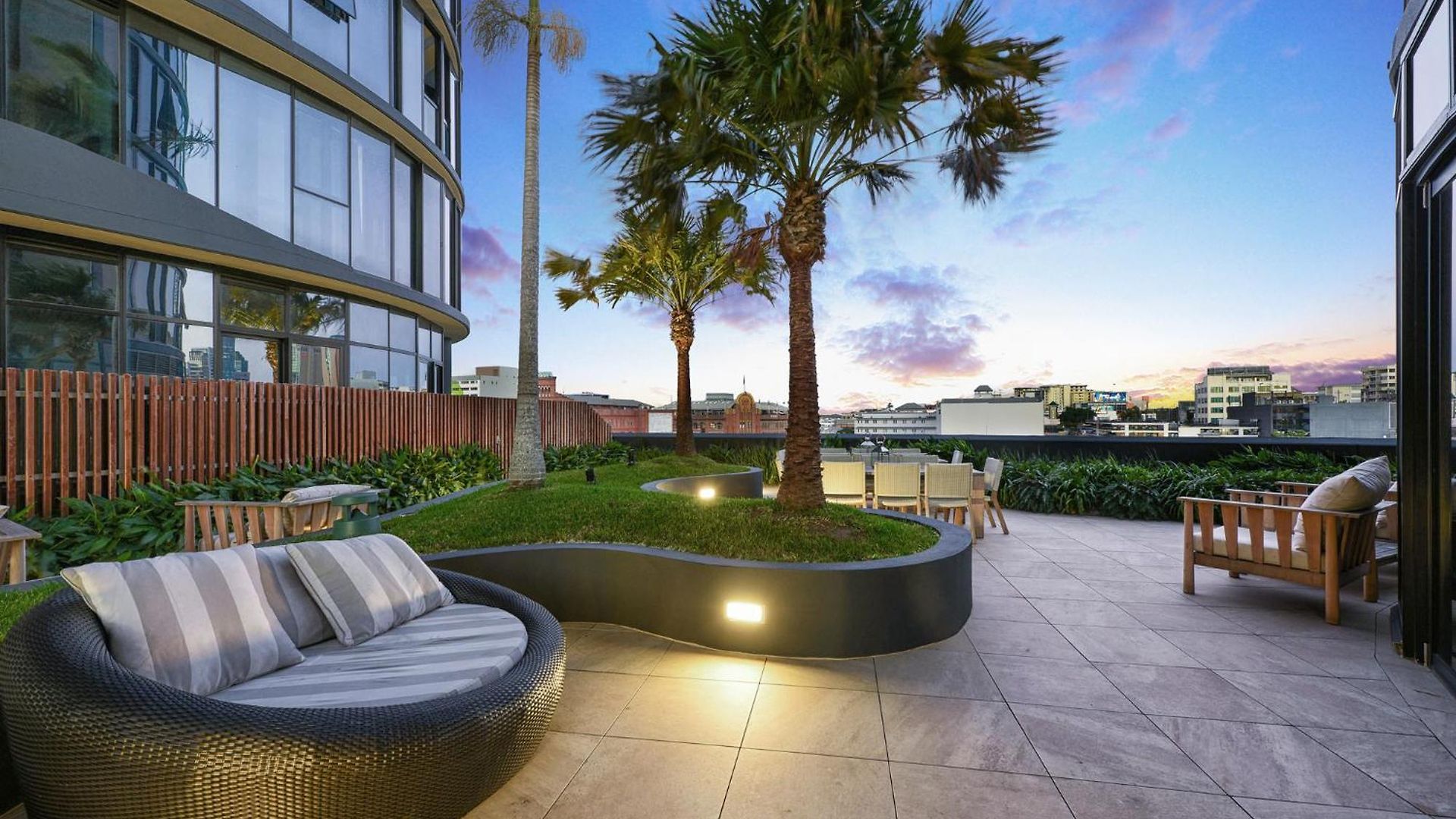 Apartment High-rise 1-bed With Pool, Gym And Parking
