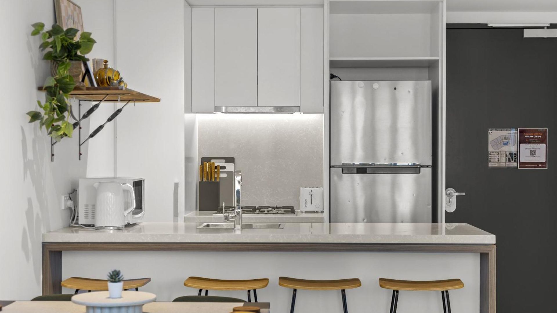 Apartment High-rise 1-bed With Pool, Gym And Parking Brisbane