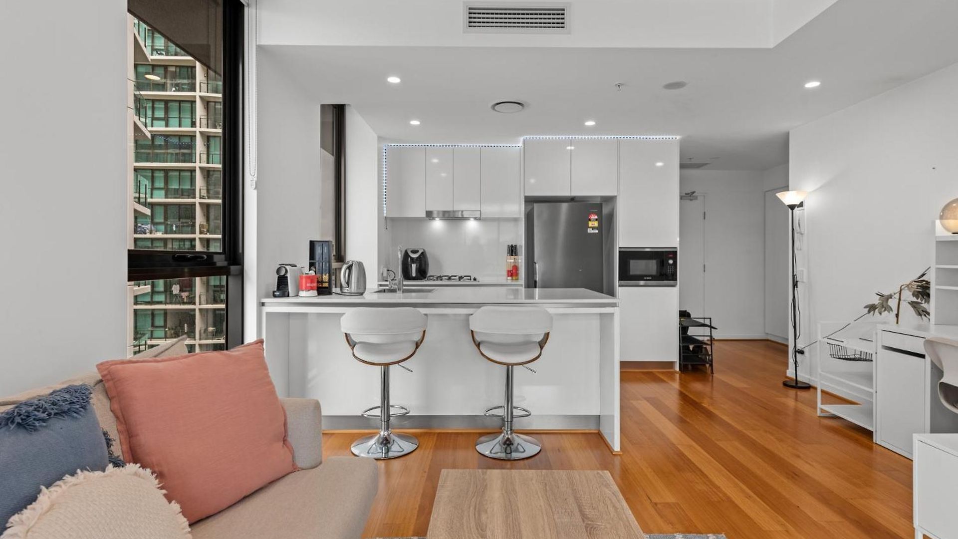 Apartment Cityscape 2-bed With Pool, Gym & Secure Parking