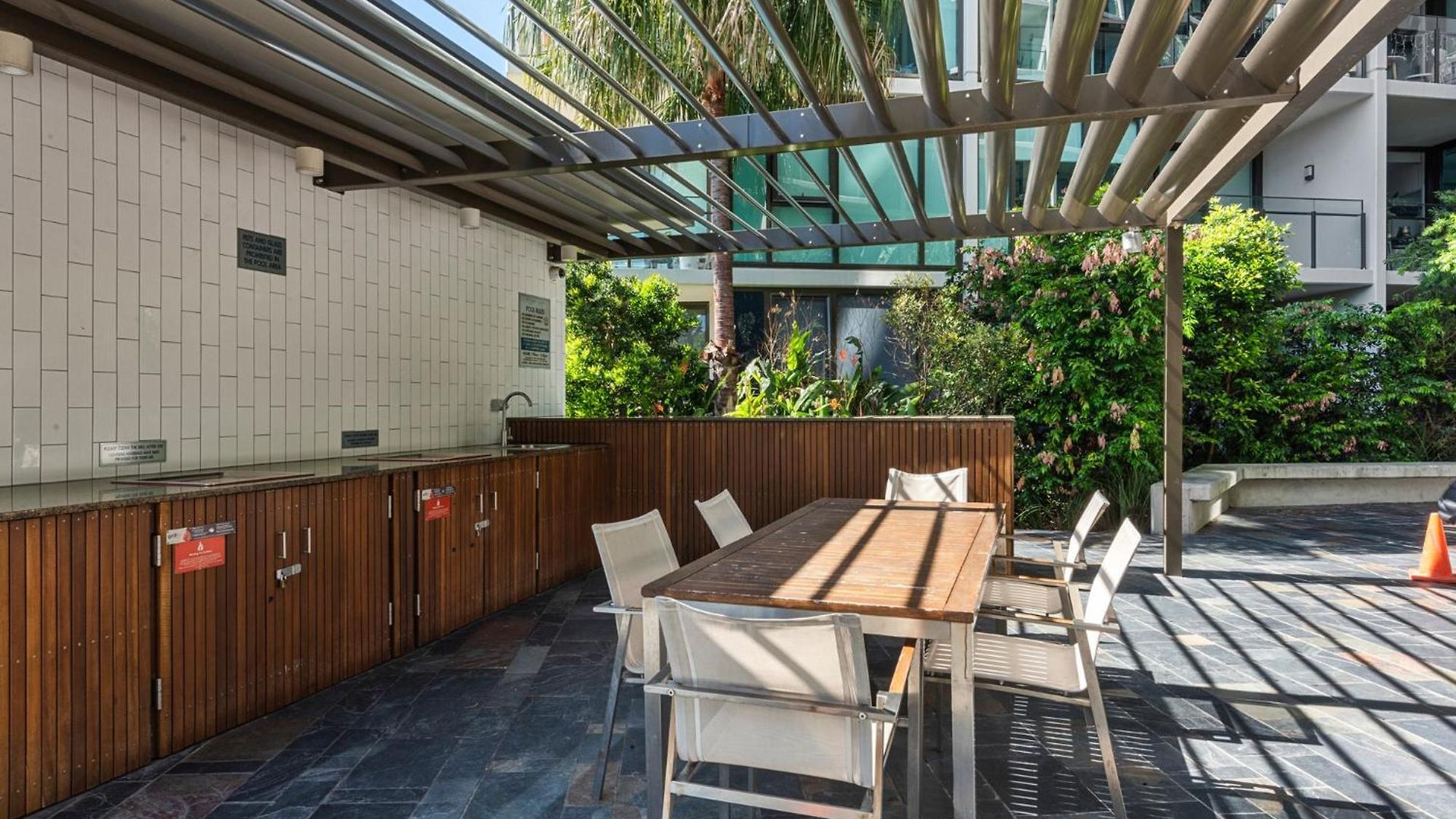 Apartment Cityscape 2-bed With Pool, Gym & Secure Parking