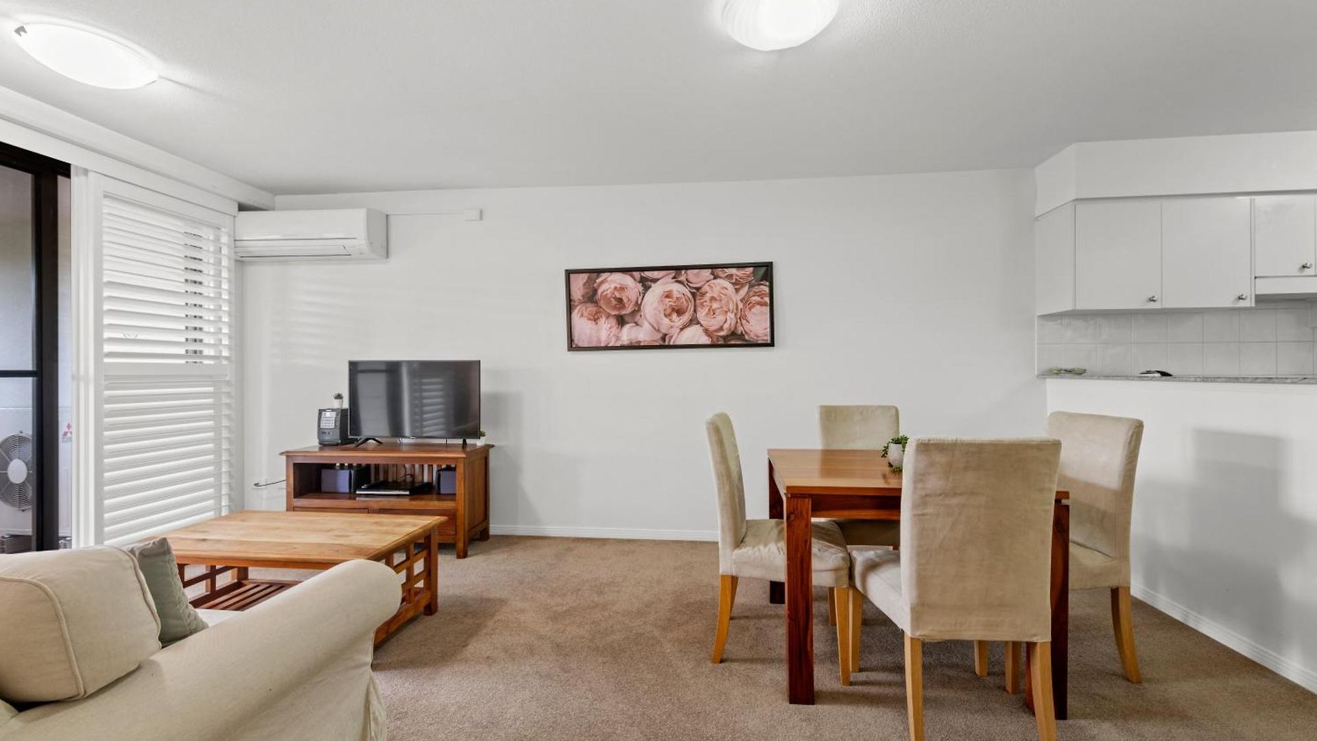 The Oasis Aparthotel 4*