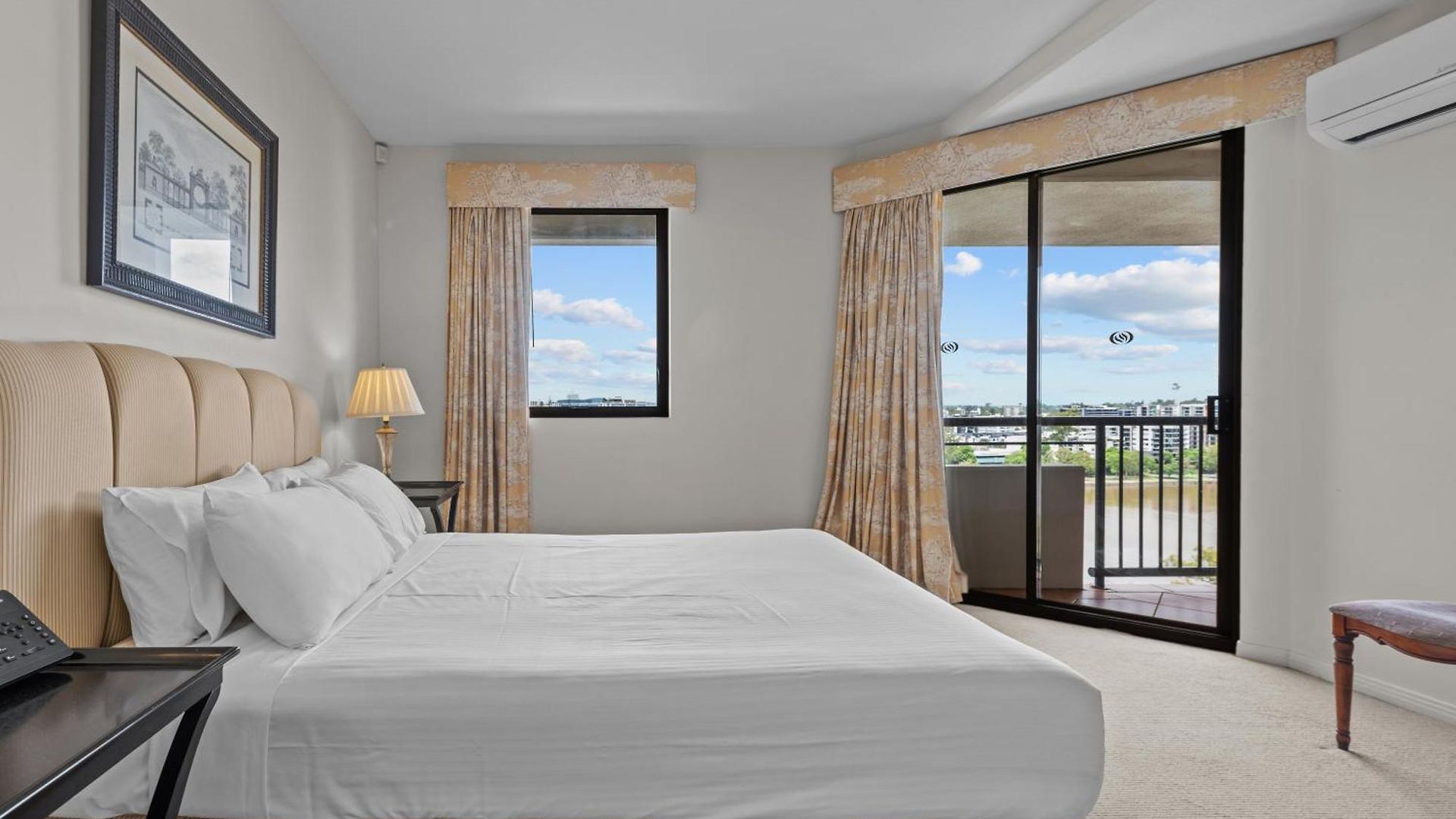 Aparthotel The Oasis 4*