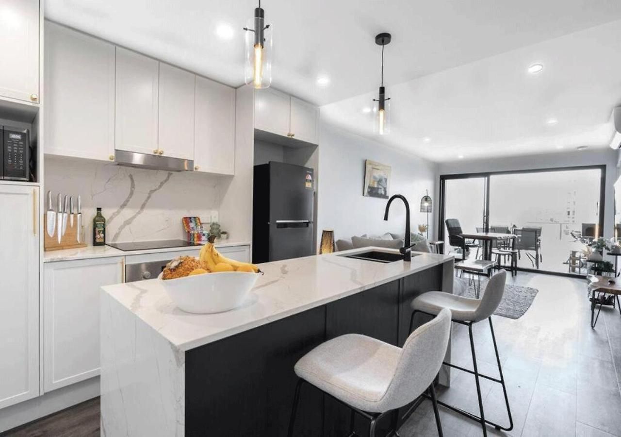Apartment Modern 2-bed 2-bath - Walk To Hospital & Westfield