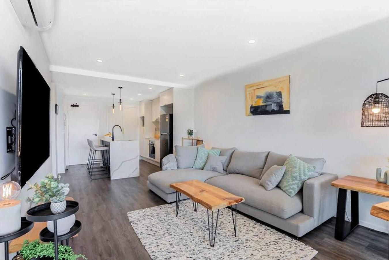 Modern 2-bed 2-bath - Walk To Hospital & Westfield Apartment