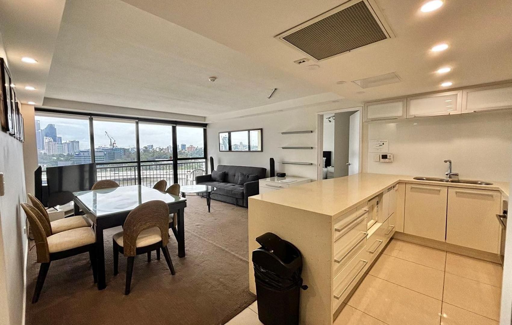 River Plaza Aparthotel