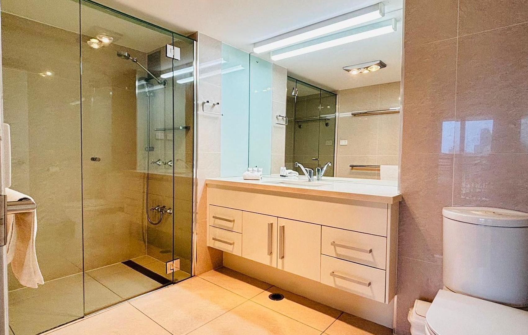River Plaza 4*