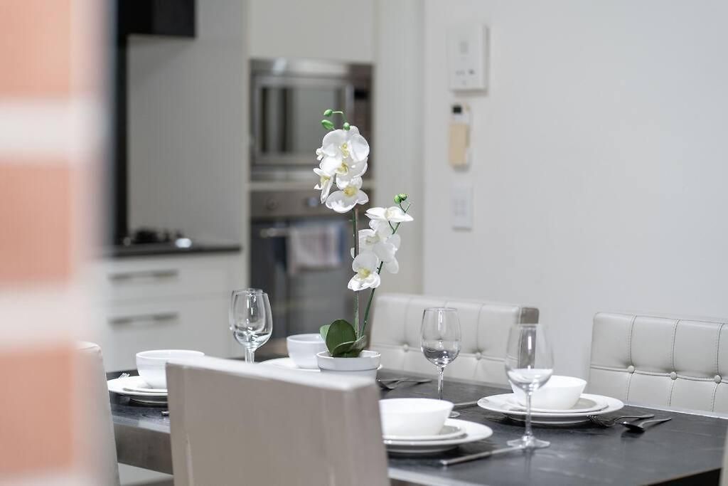 South 2b2b Apt&parking M6 * Brisbane