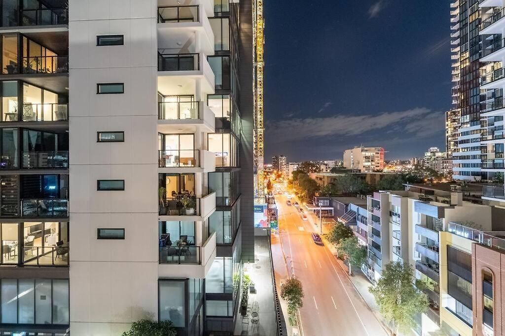 South 2b2b Apt&parking M6 * Brisbane