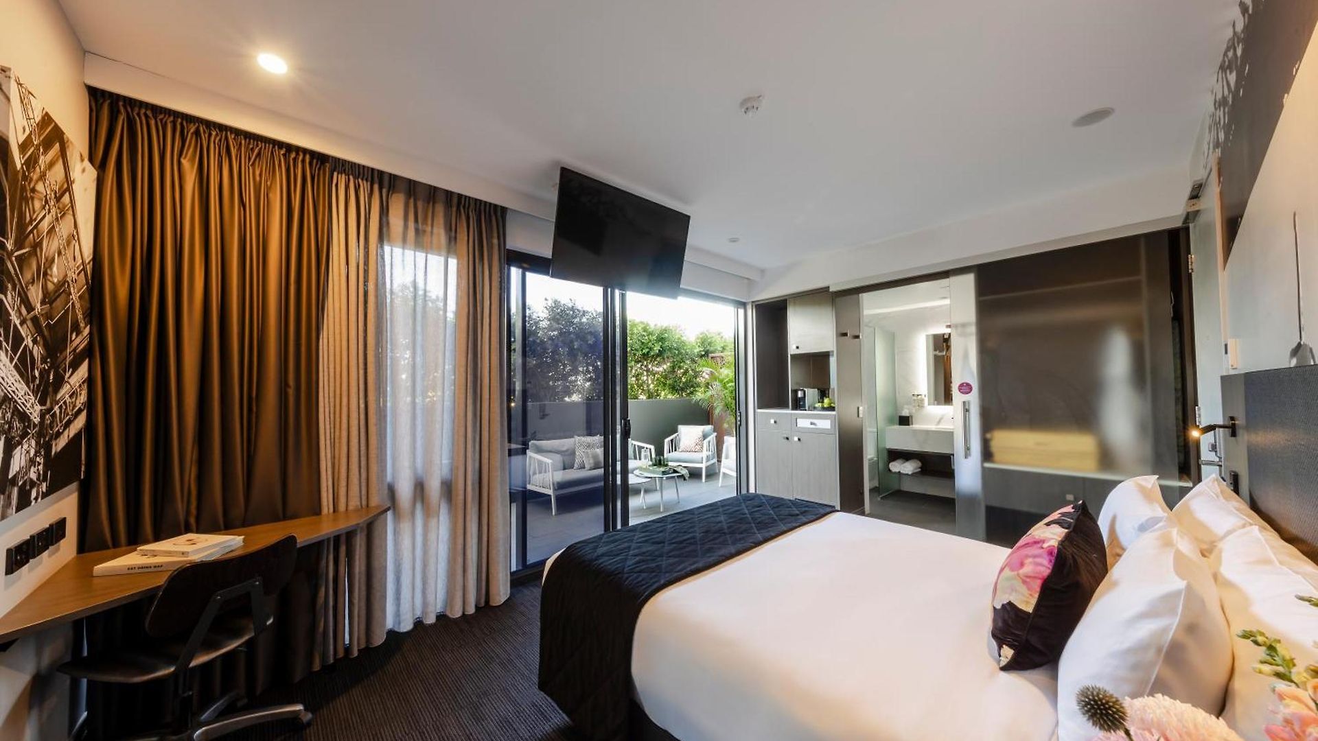 Sage Street 5*