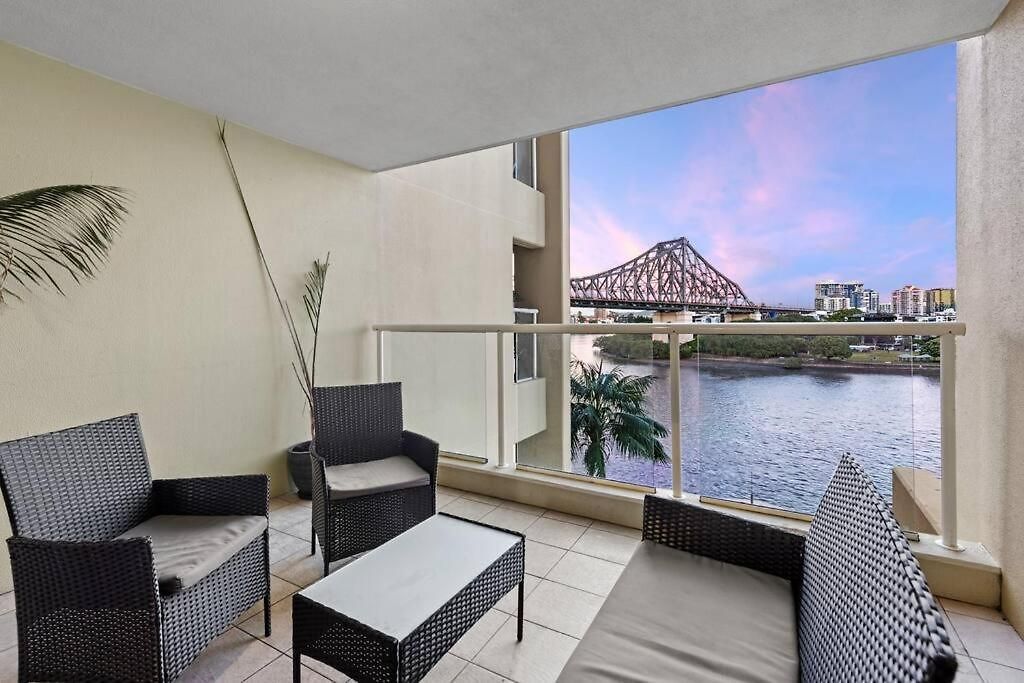 Superb 2bed 2bath 1car Views Cbd Brisbane