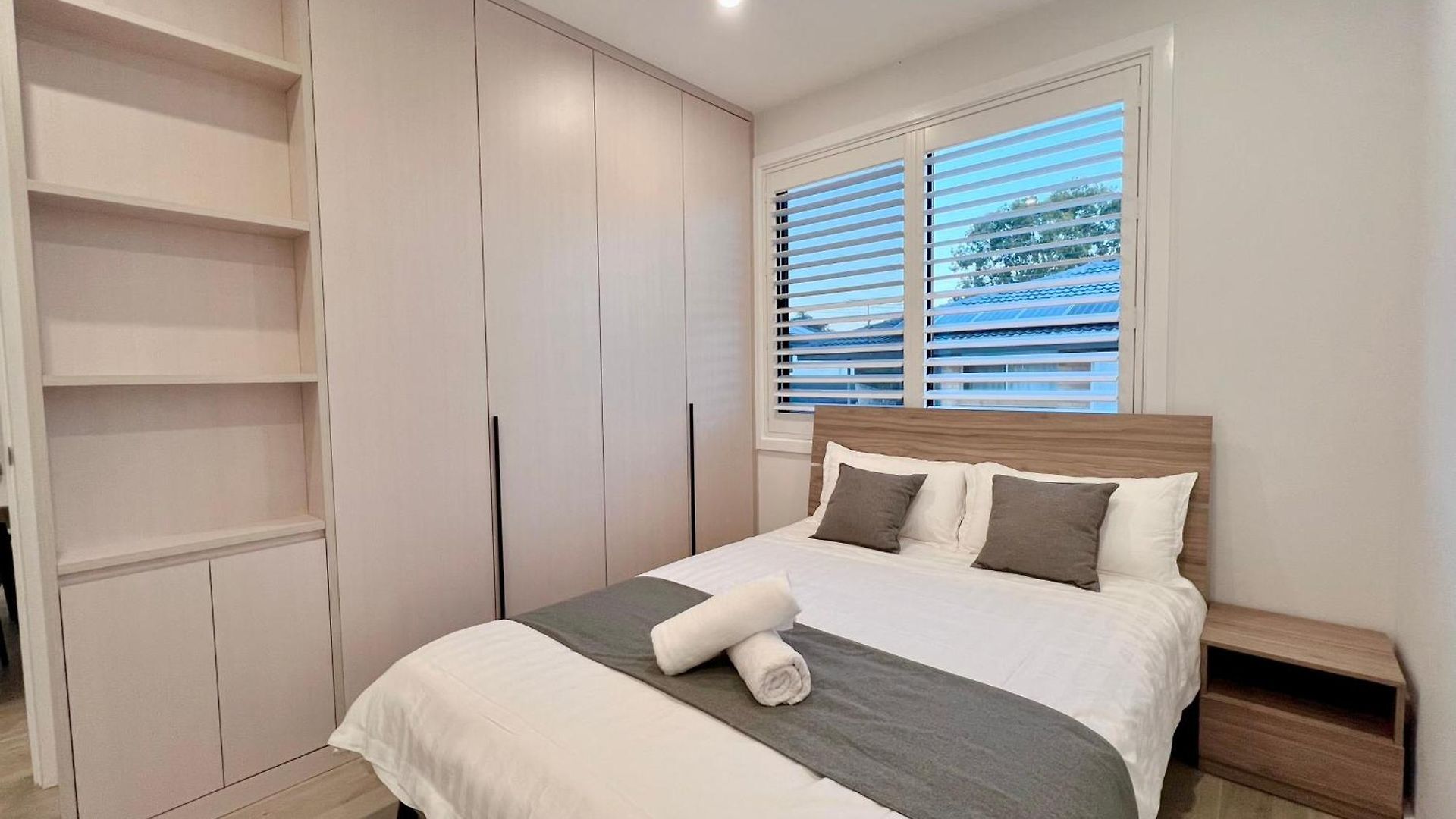 Modern Comfort In Macgregor Villa Brisbane