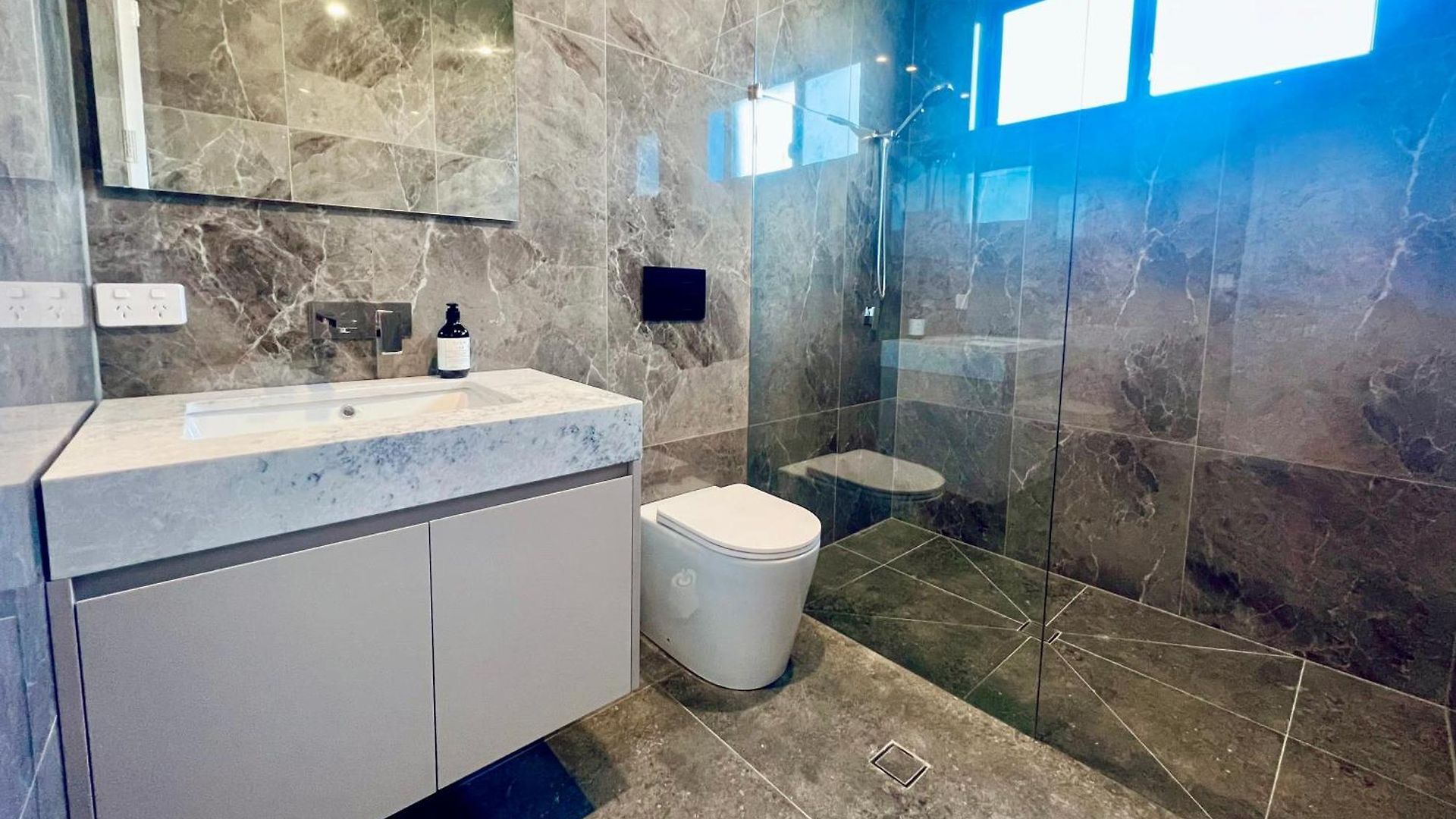 Modern Comfort In Macgregor