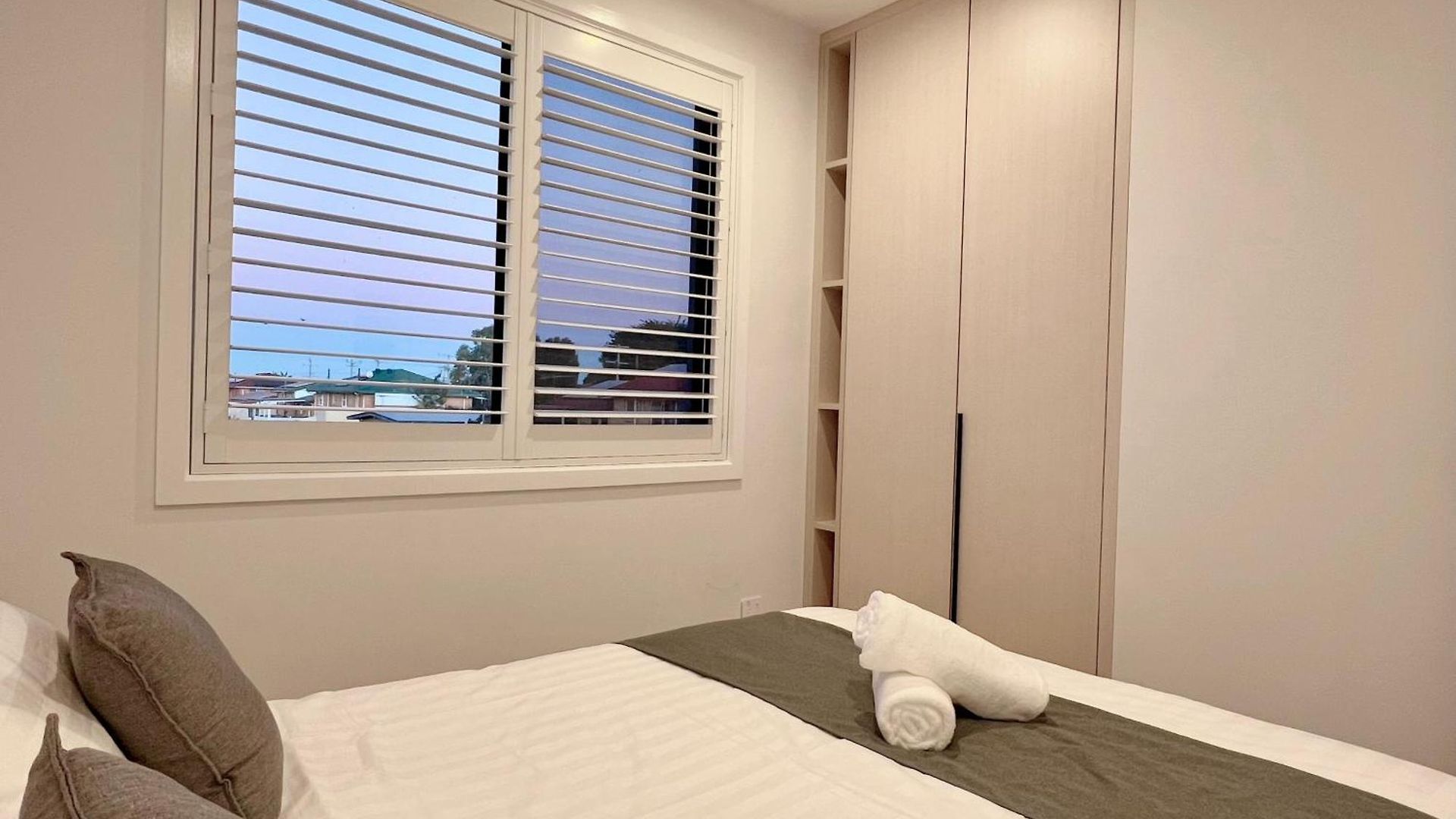 Villa Modern Comfort In Macgregor Brisbane