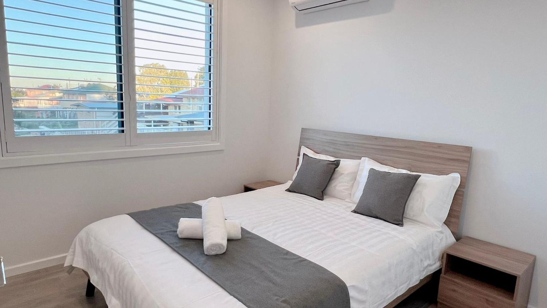 Modern Comfort In Macgregor Villa Brisbane