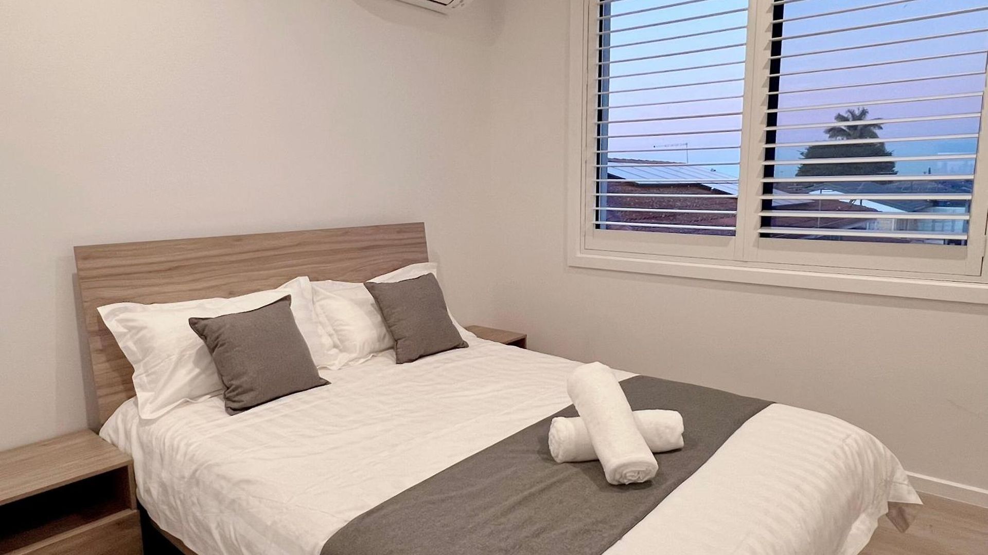 Modern Comfort In Macgregor Villa