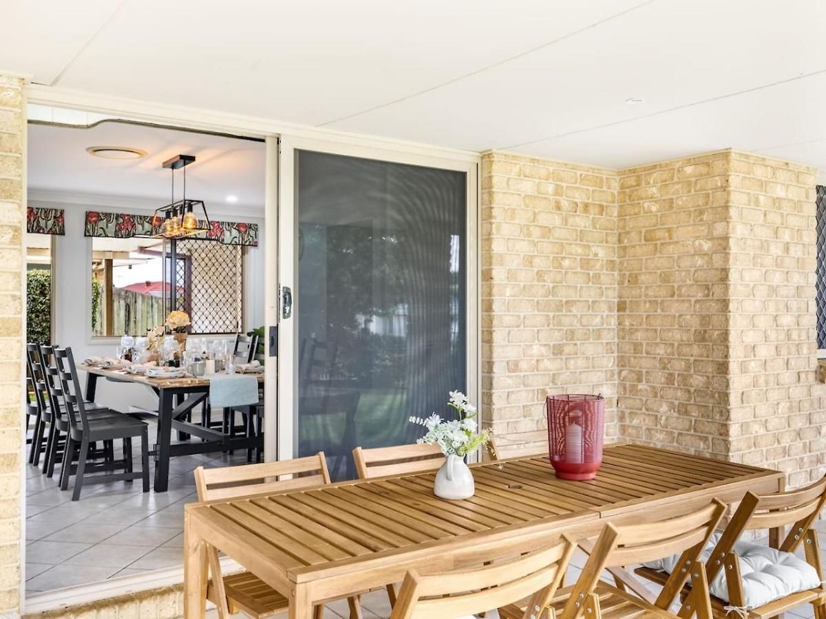Holiday home Carindale Family Home/close To Westfield & Highway *