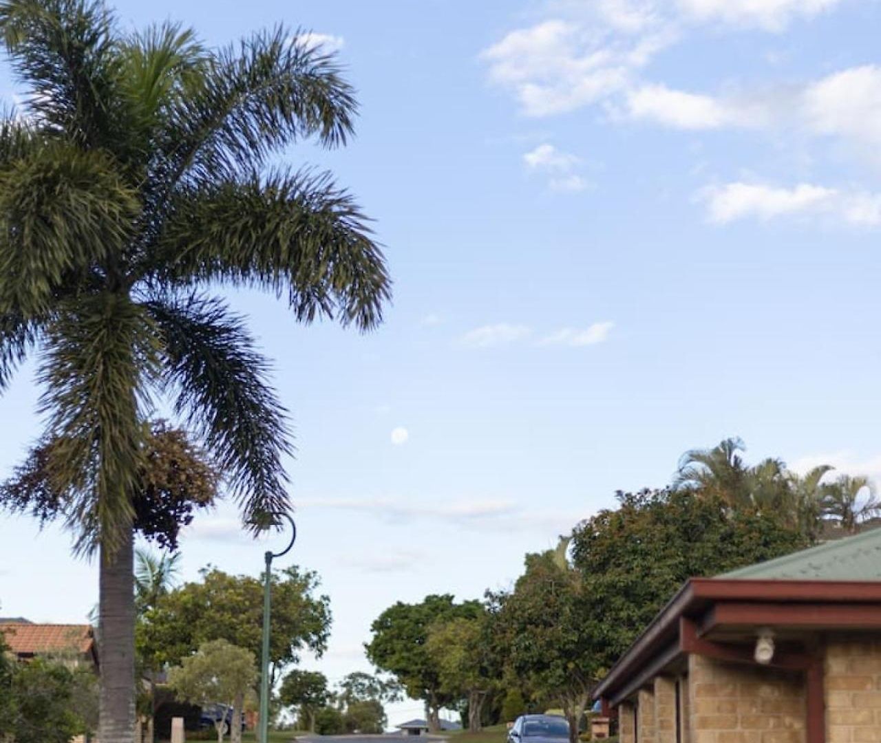 Carindale Family Home/close To Westfield & Highway *