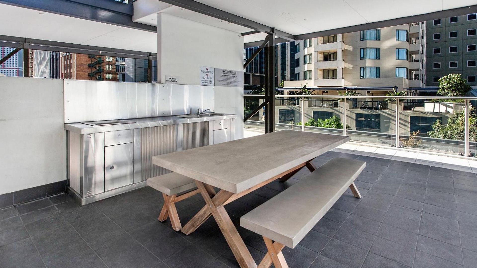 Spacious 2-bed With Pool Close To Cbd *
