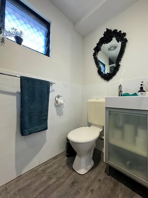 Contemporary 1br