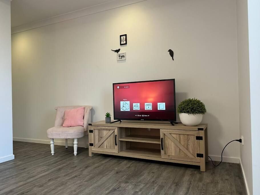 Contemporary 1br