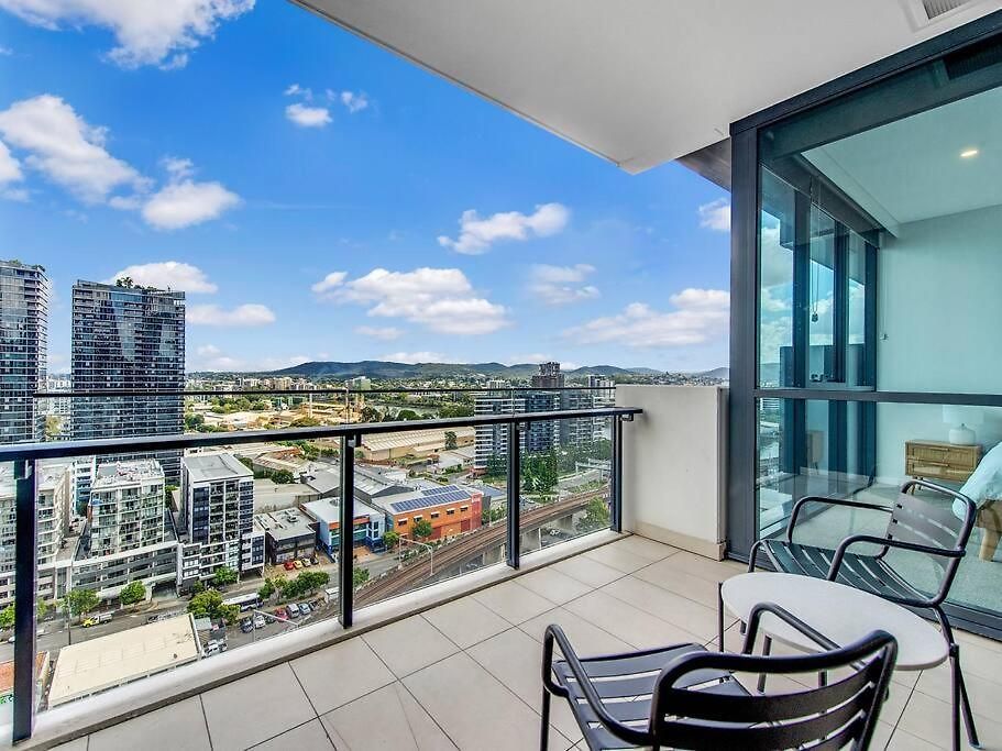 Modern Mountain View - South Apartment Brisbane