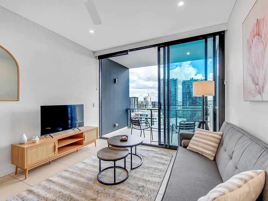 Modern Mountain View - South Apartment