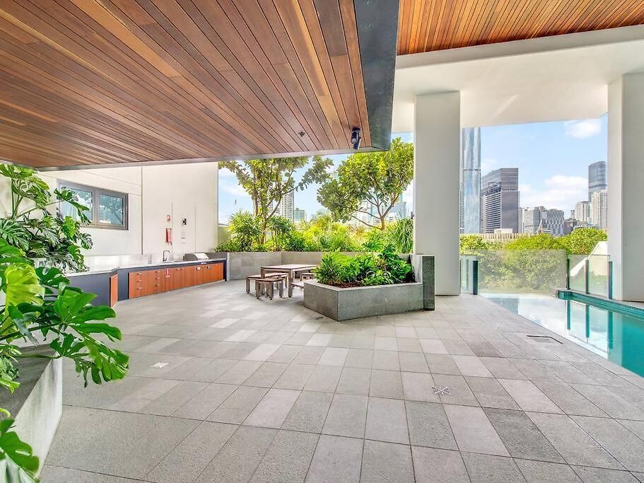 Modern Mountain View - South Brisbane
