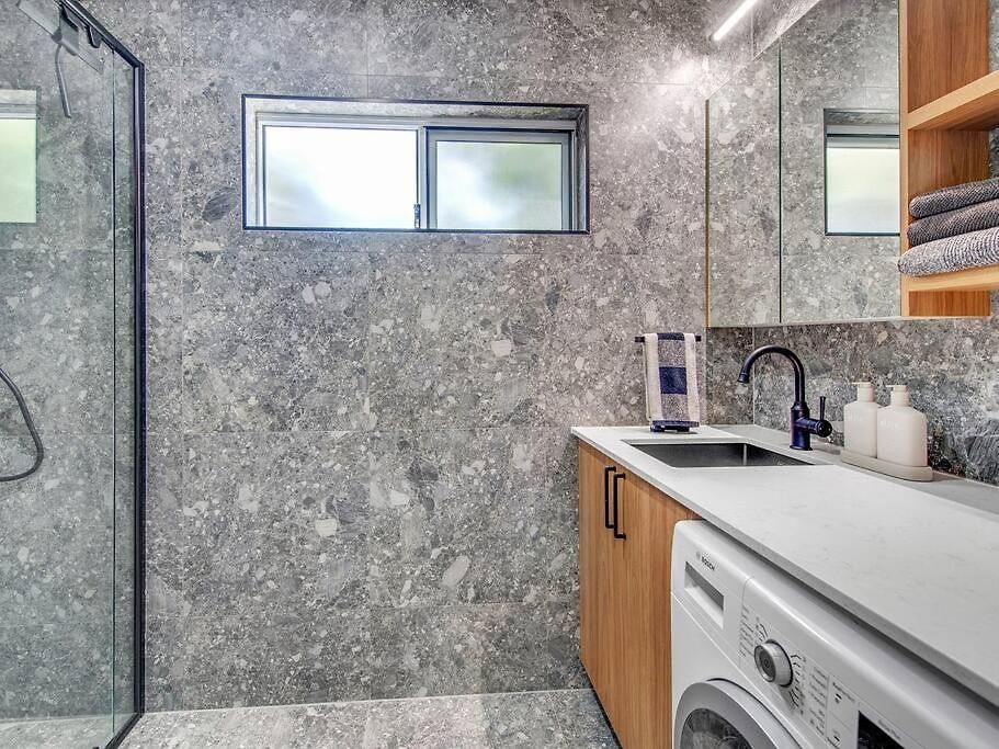 Comfort Cove - Quiet Luxury With Full Kitchen Apartment *
