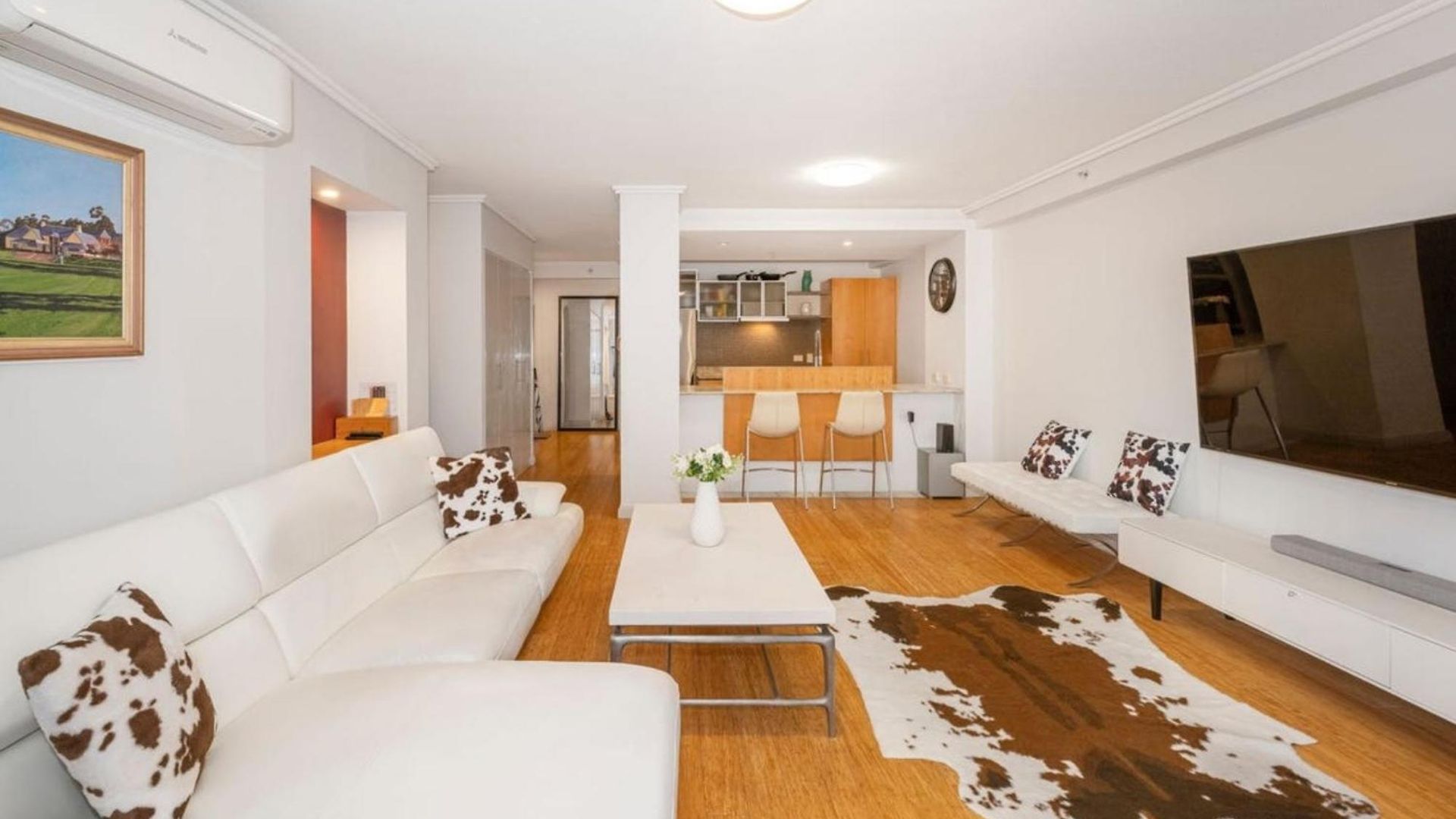 Apartment Metropolis *