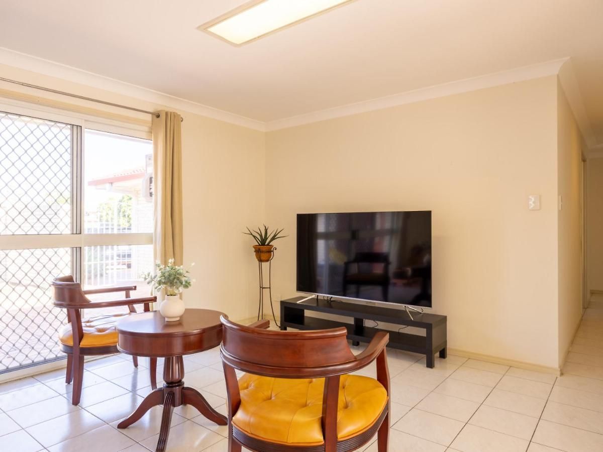 4 Beds Family House At Sunnybank Hills Holiday home *