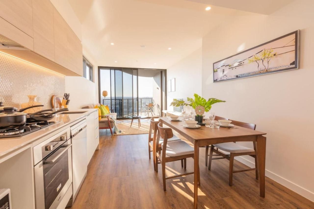 One Bed At Southbank With Rooftop Pool And Carpark Brisbane
