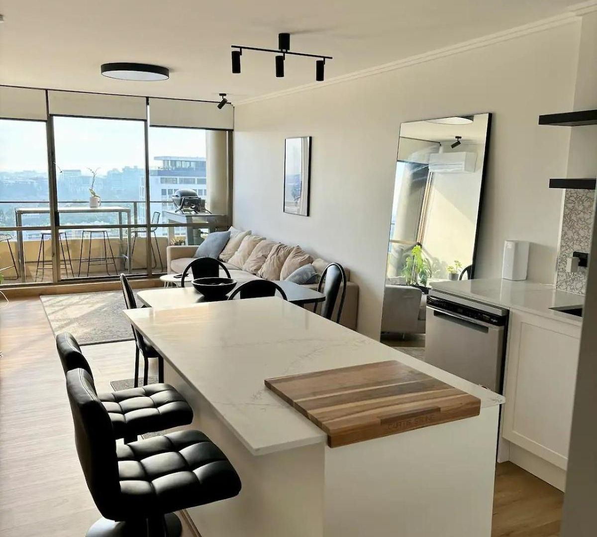 The Summit - Spacious 9th Floor * Brisbane