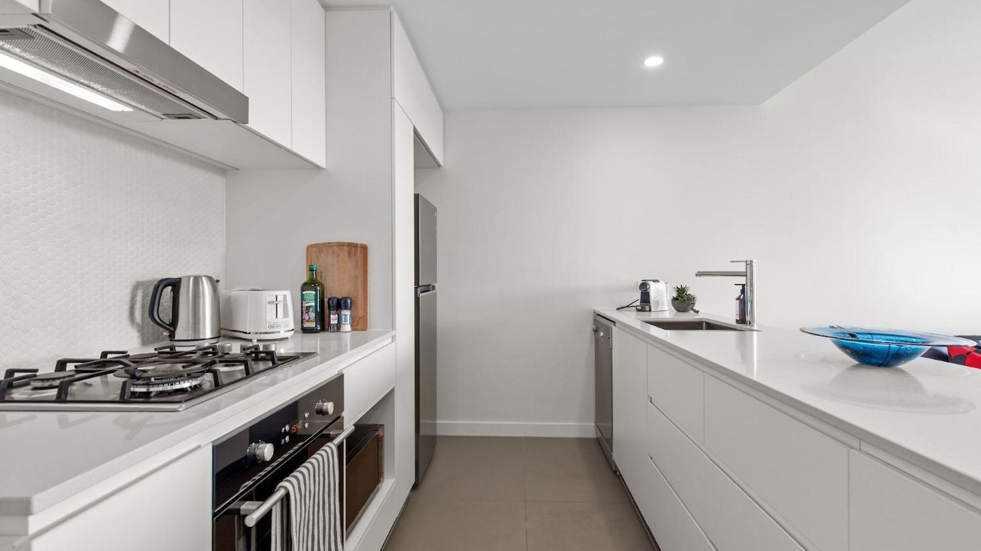 Captivating Convenience 1bed 1bath 1car Views *