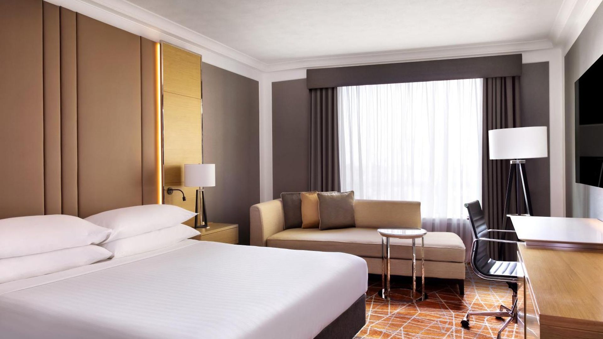 Marriott Hotel 5*