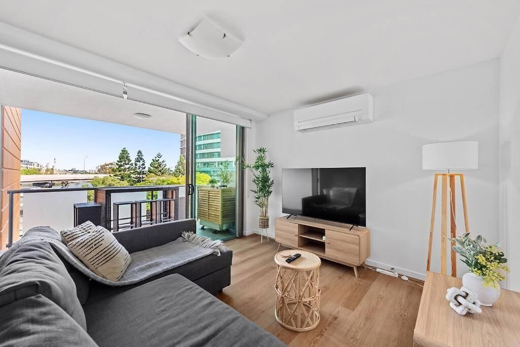 Inner Action 3bed 2bath 1car 3balconies Apartment