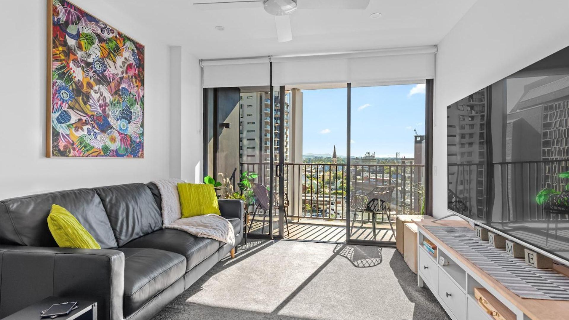 Living - 1bed,1bath,pool Apartment