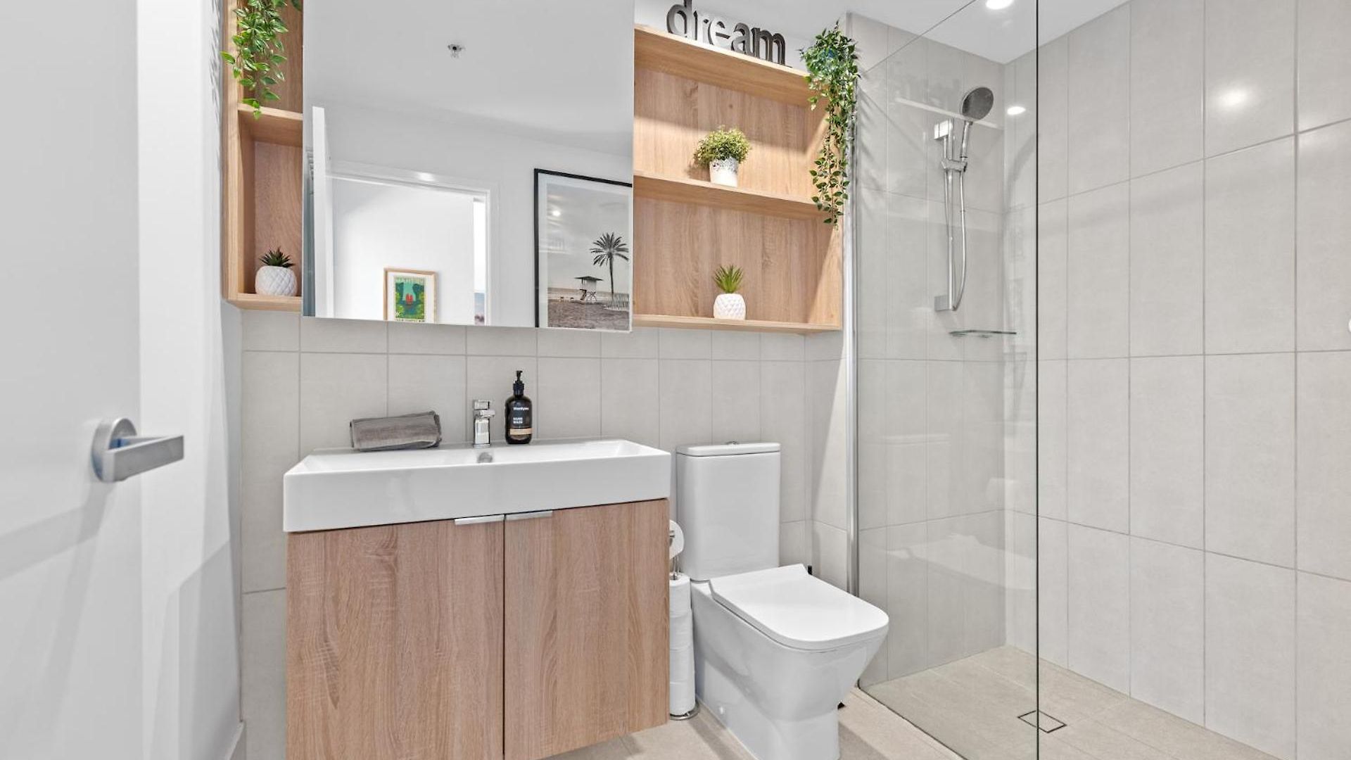 Living - 1bed,1bath,pool Apartment *