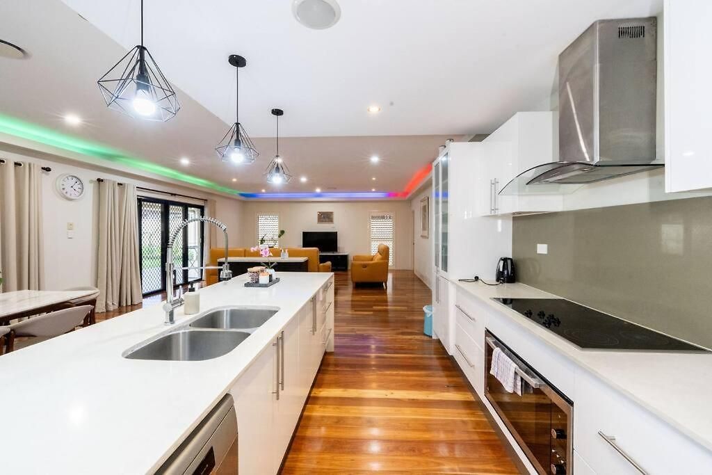 Spacious 5br 3ba W Parking And Yard In Sunnybank M11 Apartment Brisbane
