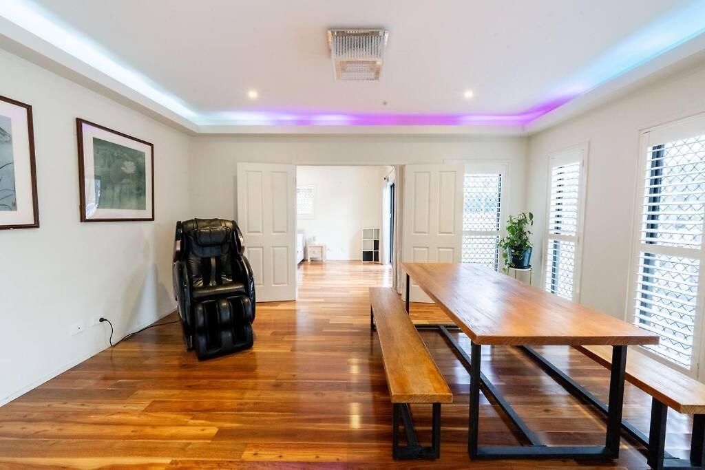 Spacious 5br 3ba W Parking And Yard In Sunnybank M11 Apartment *