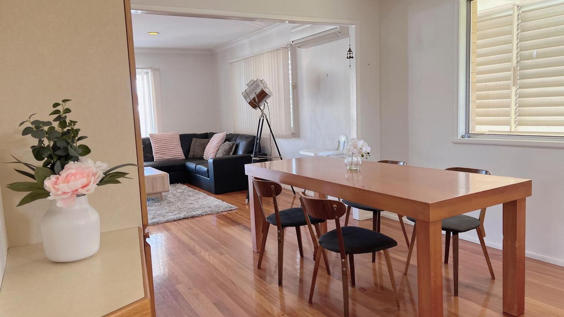 Family Cozy Retreat Near Westfield *