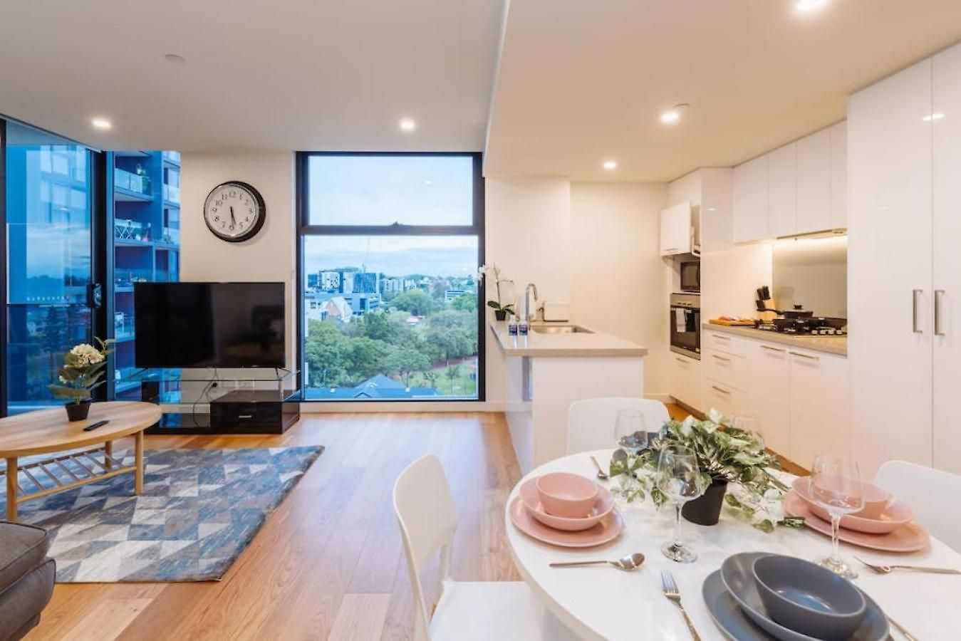 Modern 2br In The Heart Of South *