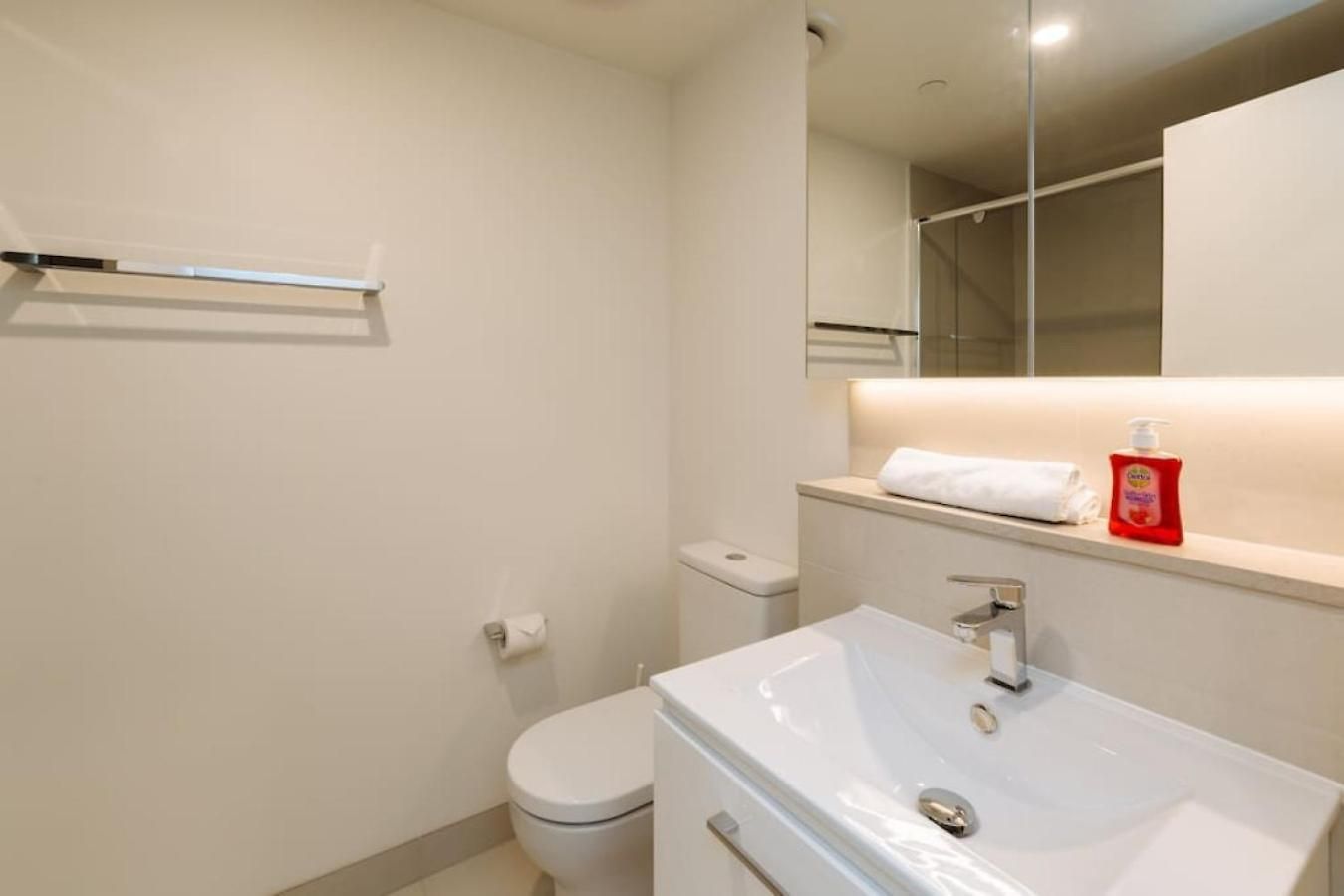 Modern 2br In The Heart Of South