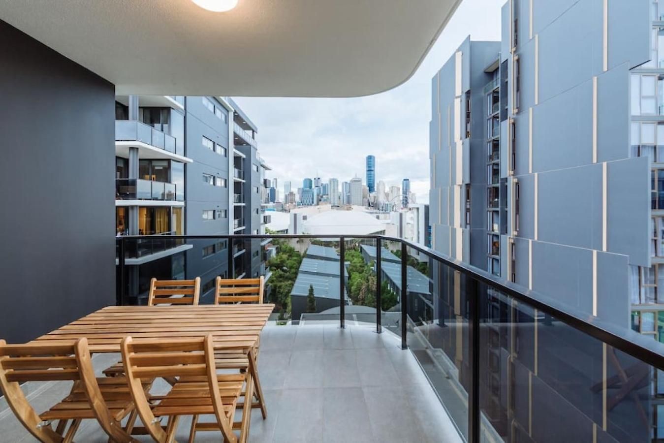 Modern 2br In The Heart Of South