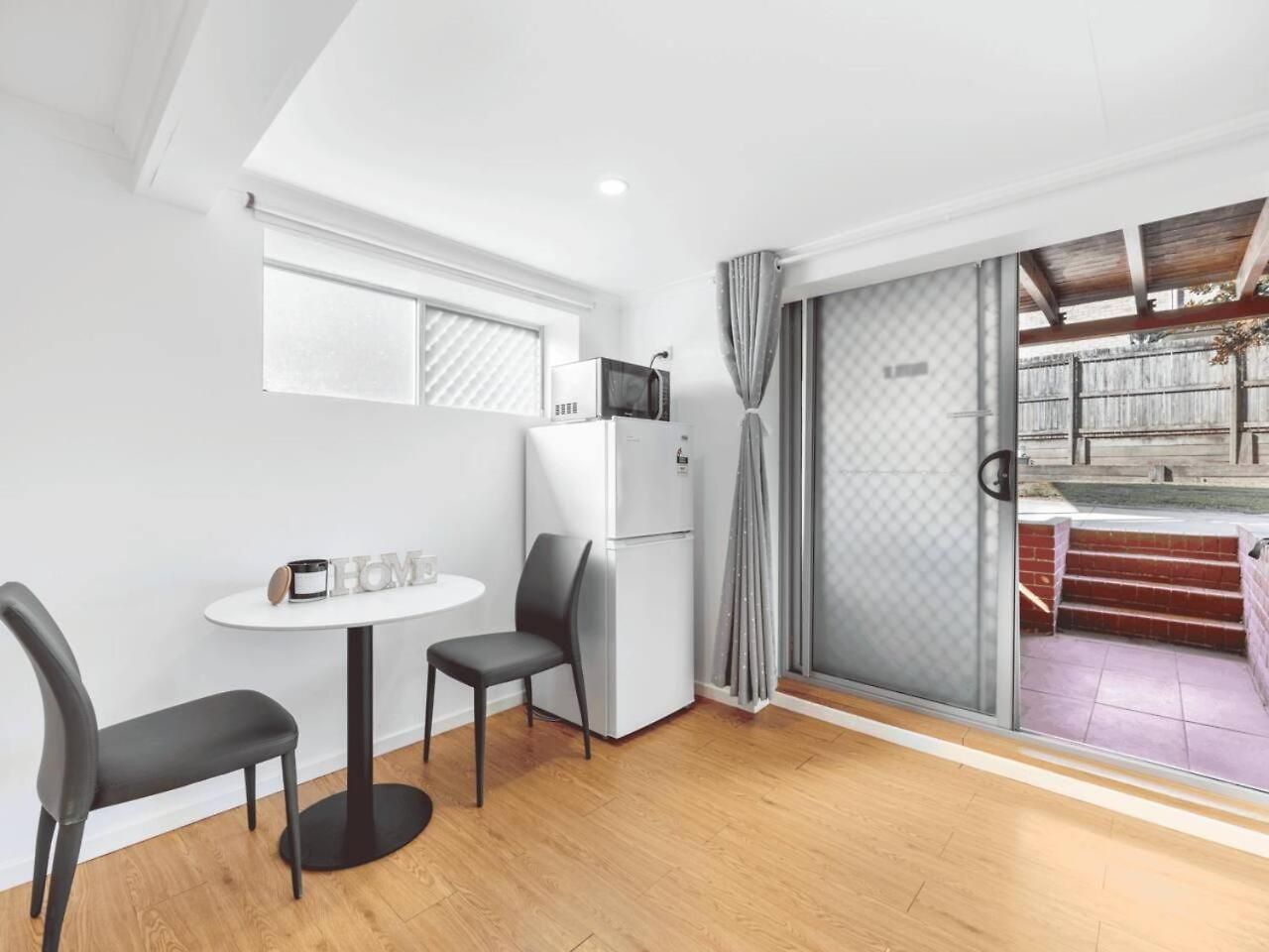 Holiday home 1 Bedroom Unit Near Highway Transports N Shops Brisbane