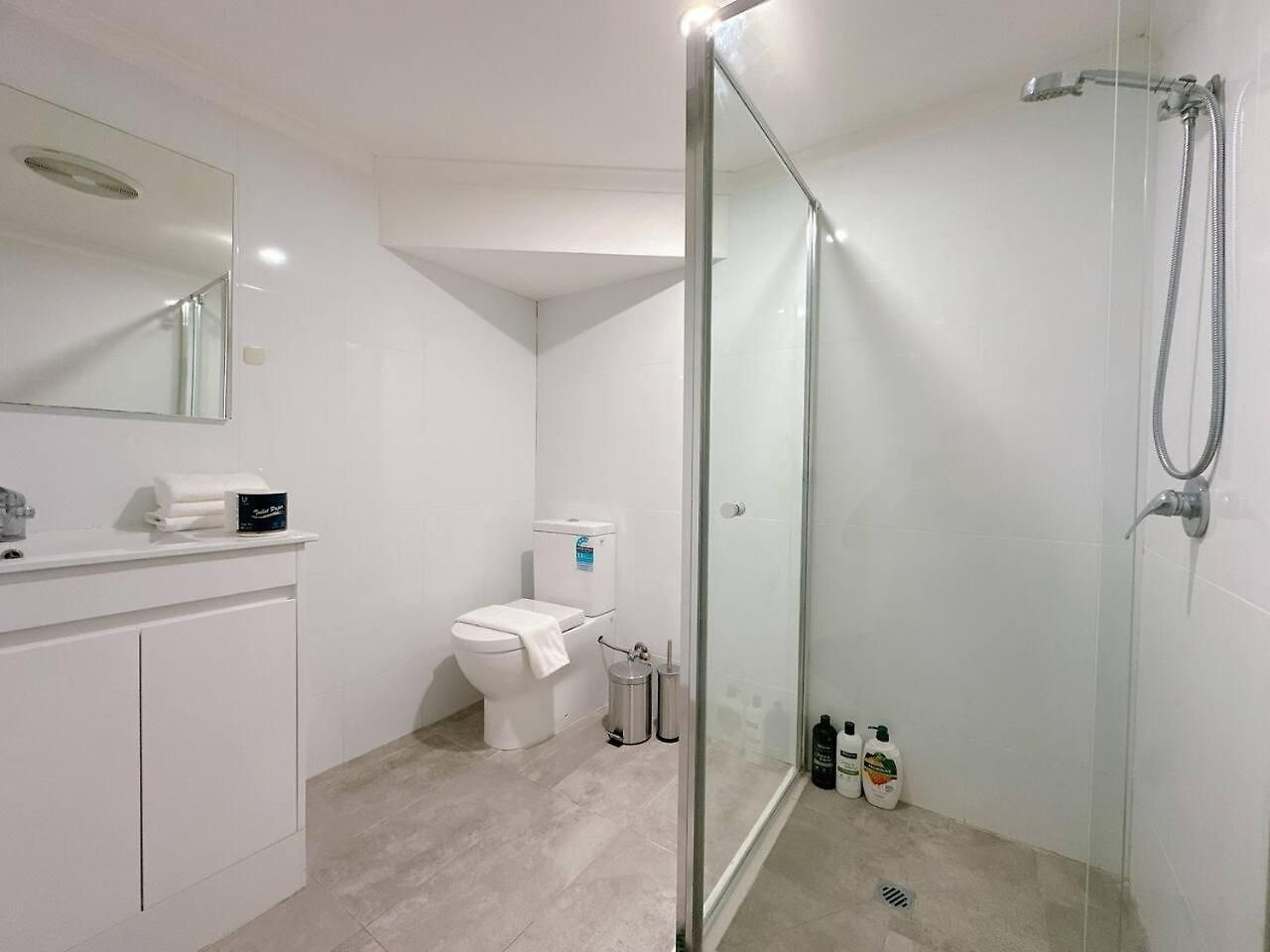 Comfy Unit Near Garden Westfield Street Parking *